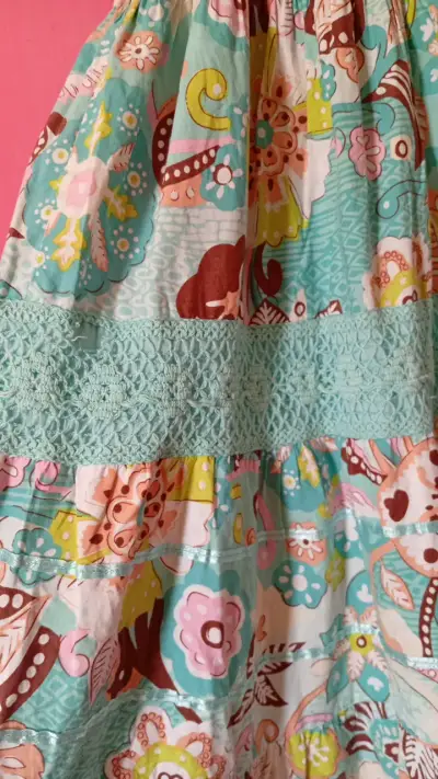Vestido largo estampado floral con encaje - miniatura 1