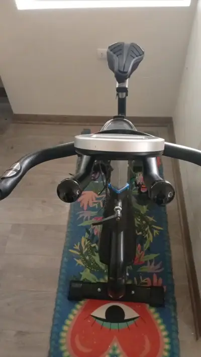 Bicicleta estática Live Sport con asiento Velo - miniatura 3