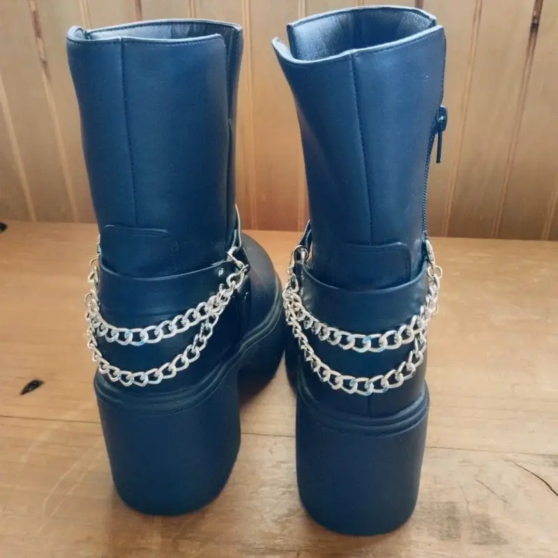 Botines Negros con Plataforma y Cadena - 3