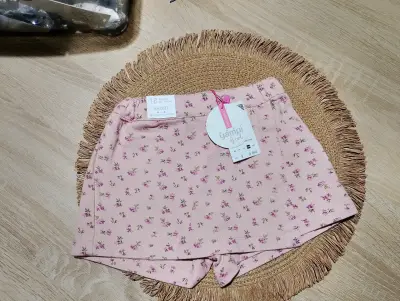 Falda short floral para niña 18 meses - miniatura 2