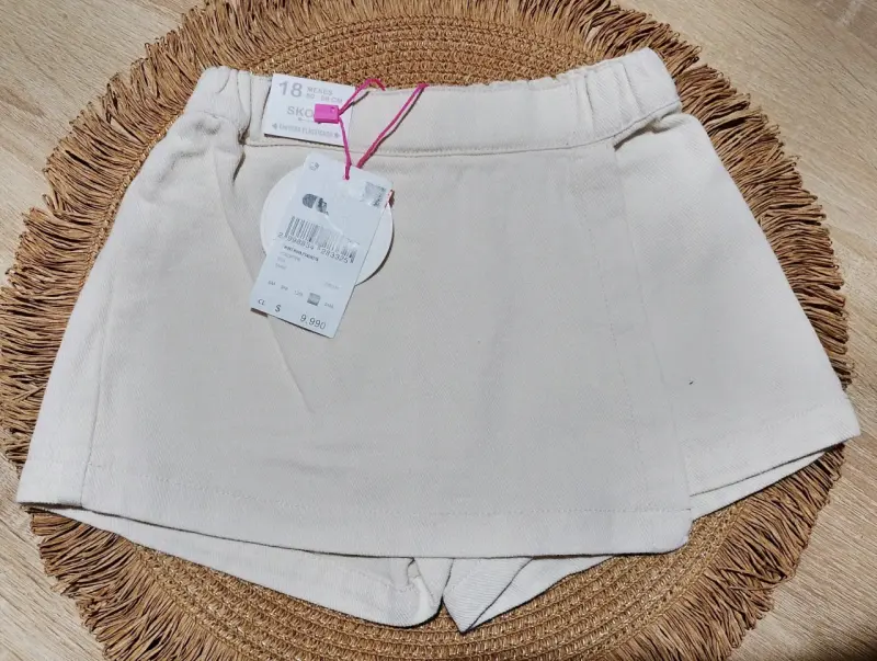 Shorts de niña blancos con cinturón rosa - 3