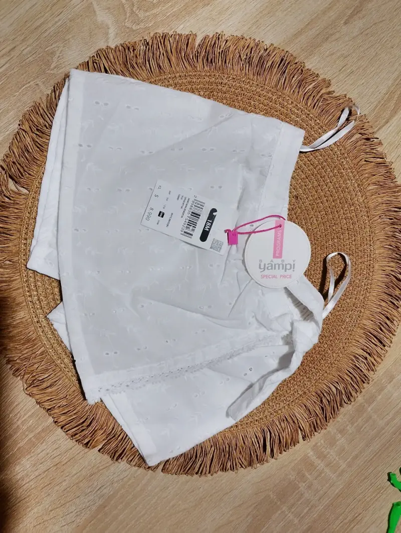 Shorts de niña blancos con cinturón rosa - 4