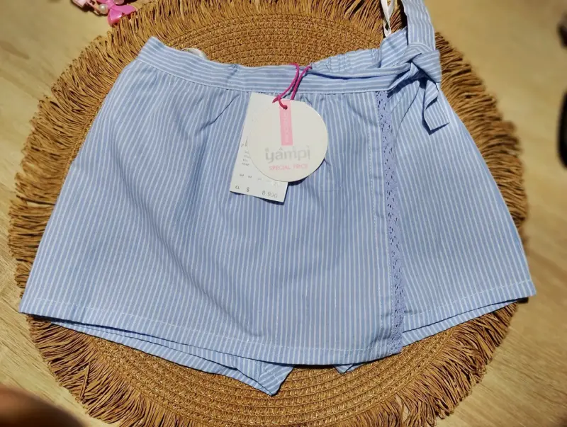 Shorts de niña blancos con cinturón rosa - 5