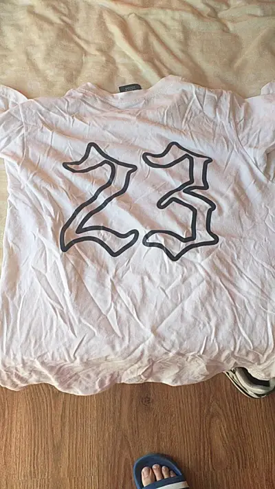Polera Nike Jordan blanca con logo y número 23 - miniatura 2