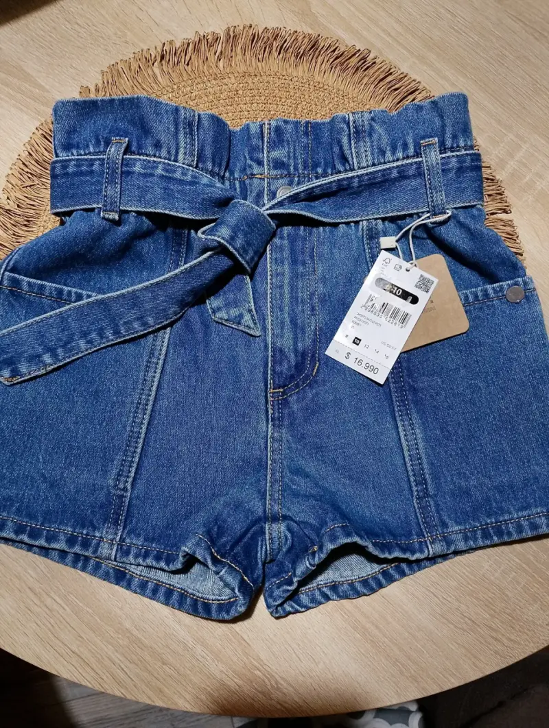 Shorts de mezclilla con cinturón para mujer