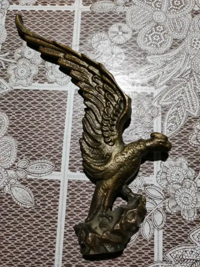 Águila muy antigua en bronce - miniatura 3