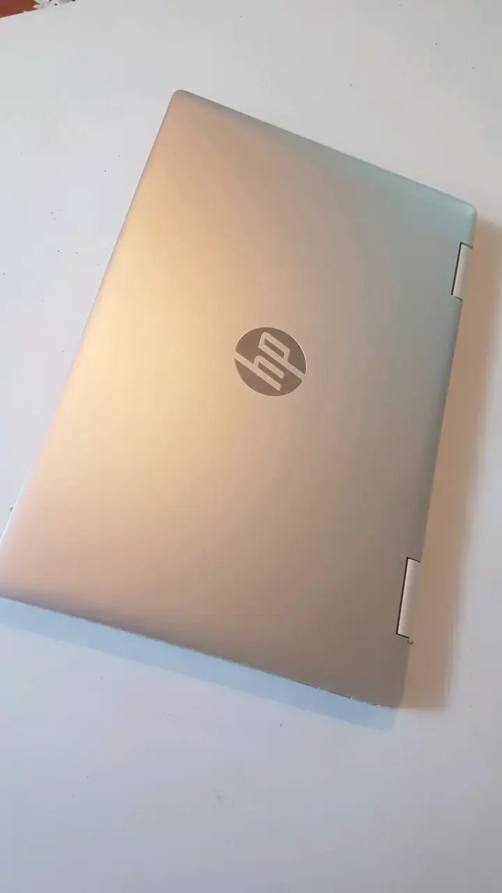 Notebook HP Pavilion X360 2-in-1con Intel Core i5 - 1