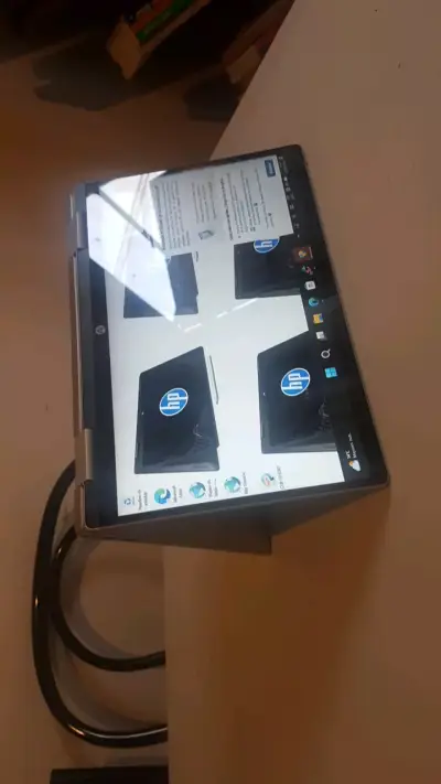 Notebook HP Pavilion X360 2-in-1con Intel Core i5 - miniatura 2