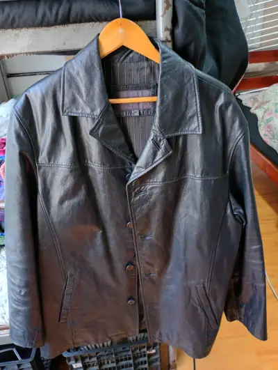 Chaqueta de cuero negra para hombre talla L - miniatura 1