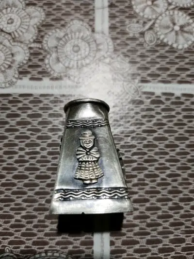 Porta incienso plateado con grabados artesanales - miniatura 1