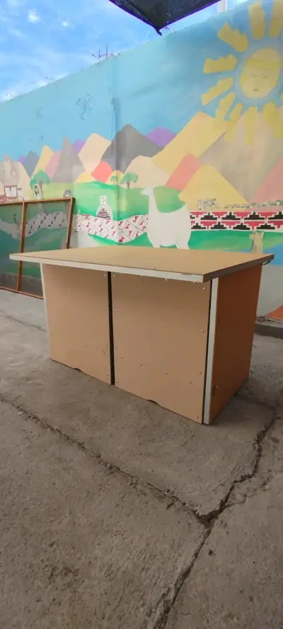 Mesa de madera para stand - miniatura 1
