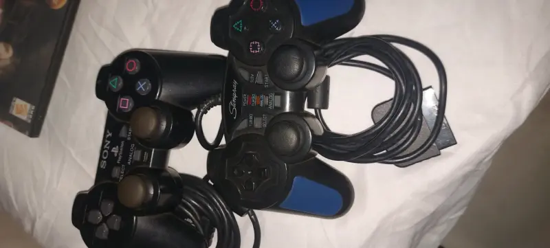 Consola PlayStation 2 con juegos y accesorios - 2