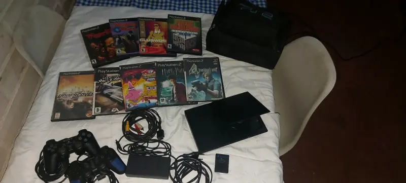 Consola PlayStation 2 con juegos y accesorios - 4