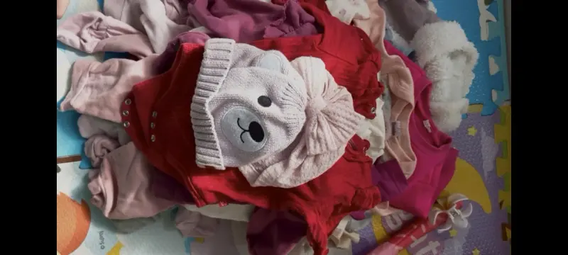 Lote de ropa de bebé variada en buen estado - 1