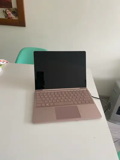 Laptop Microsoft Surface color rosa con Intel i5 - miniatura 1