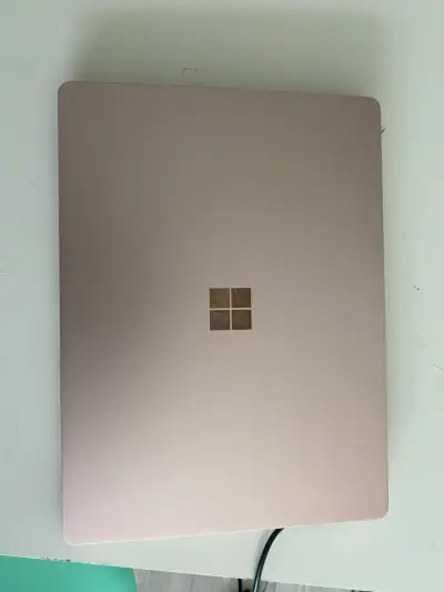 Laptop Microsoft Surface color rosa con Intel i5 - miniatura 2