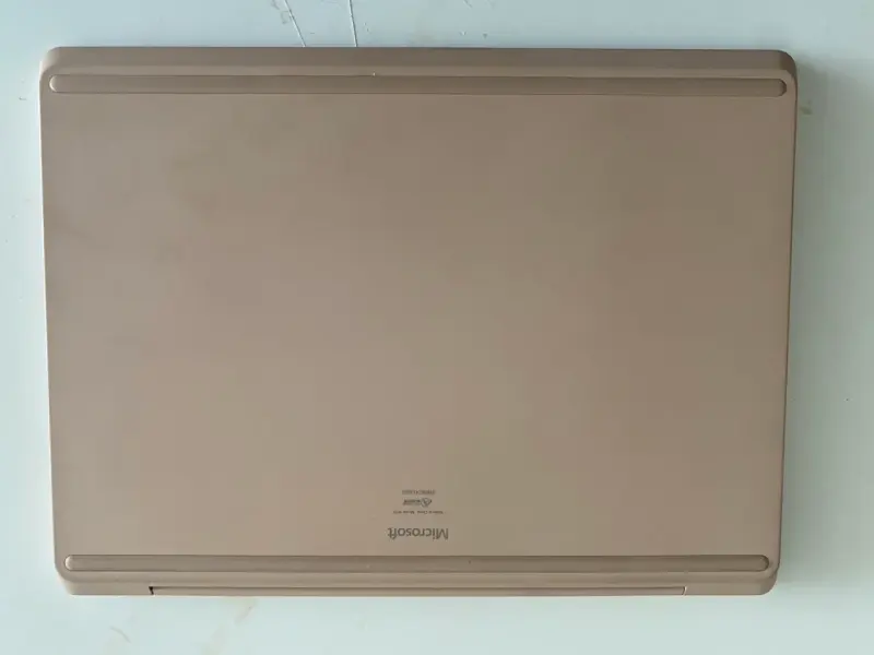 Laptop Microsoft Surface color rosa con Intel i5 - 6