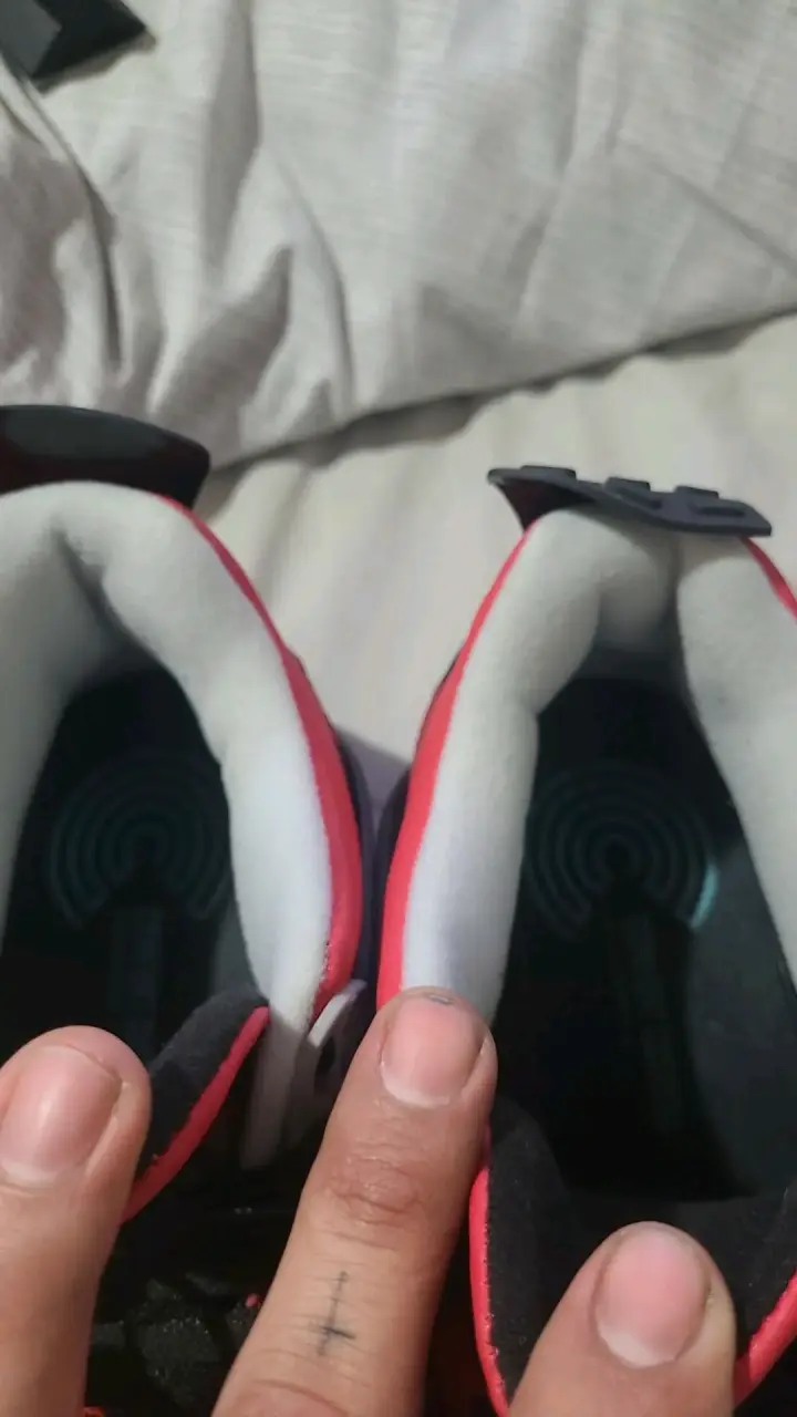 Zapatillas deportivas rojas estilo Jordan - 3