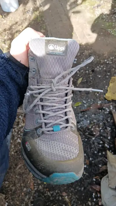 Botas de trekking Uppi gris para exteriores - miniatura 1
