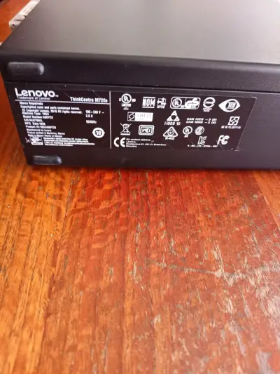 Computador de Escritorio Lenovo ThinkCentre M720e - miniatura 2