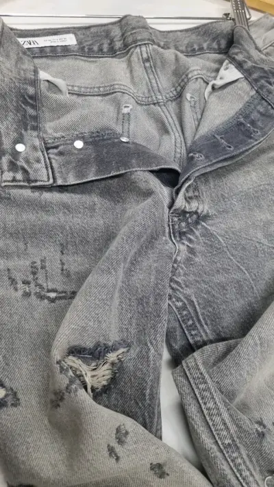 Jeans grises desgastados para hombre - miniatura 3