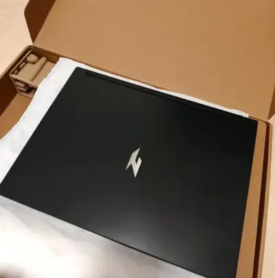 Laptop Acer Nitro V 16 con teclado retroiluminado - miniatura 5