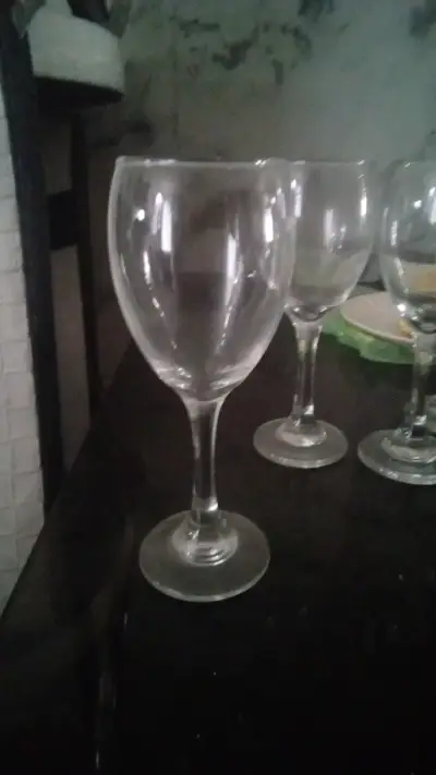 Set de copas y tazas de vidrio transparente - miniatura 1