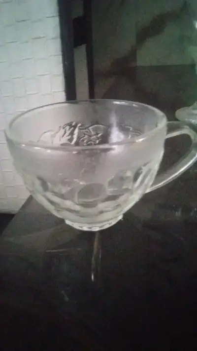 Set de copas y tazas de vidrio transparente - miniatura 2
