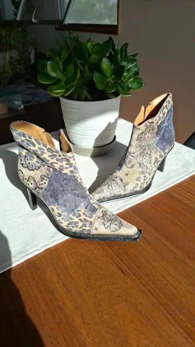 Botines de tacón animal print talla 35 - miniatura 2