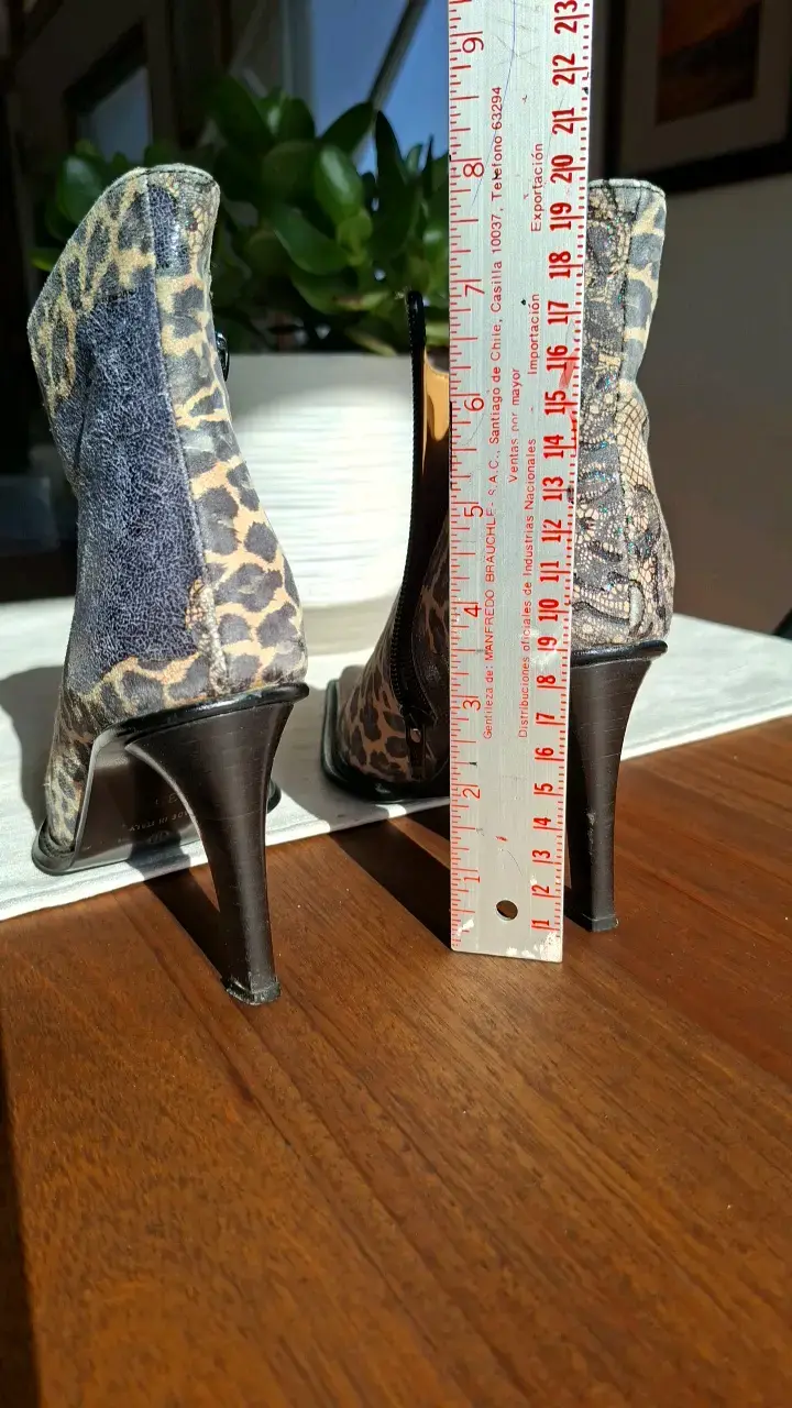 Botines de tacón animal print talla 35 - 4