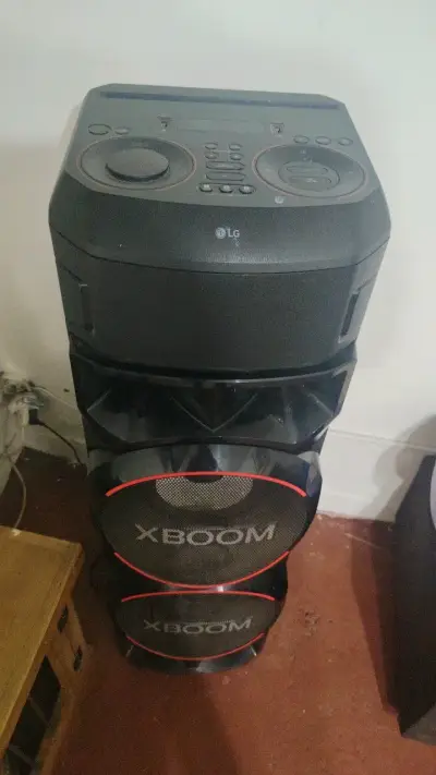 Parlante LG XBOOM con potente sonido - miniatura 1