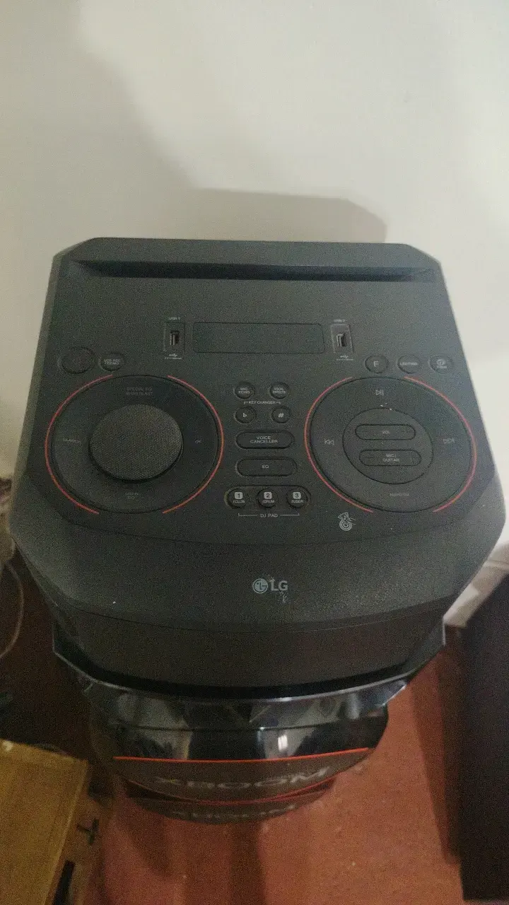 Parlante LG XBOOM con potente sonido - 2