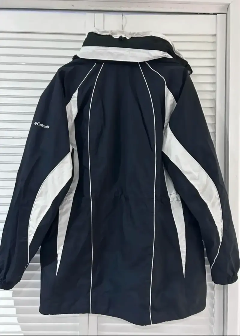 Chaqueta impermeable Columbia negra y blanca - 2