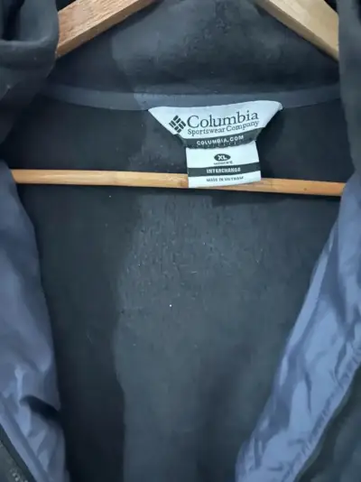 Chaqueta impermeable Columbia negra y blanca - miniatura 5