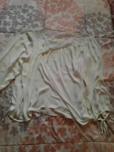 Blusa de encaje blanca para mujer - miniatura 1