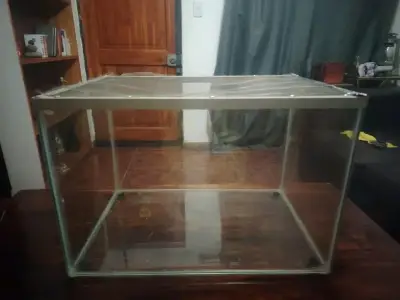 Terrario de vidrio con tapa de malla metálica - miniatura 1