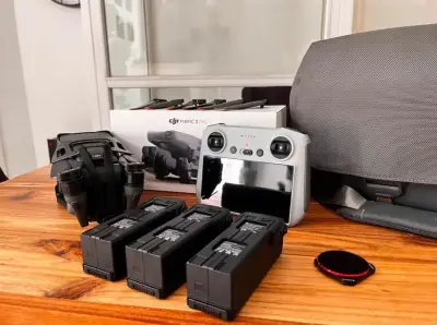 Drone DJI Mavic 3 Pro con Accesorios - miniatura 1