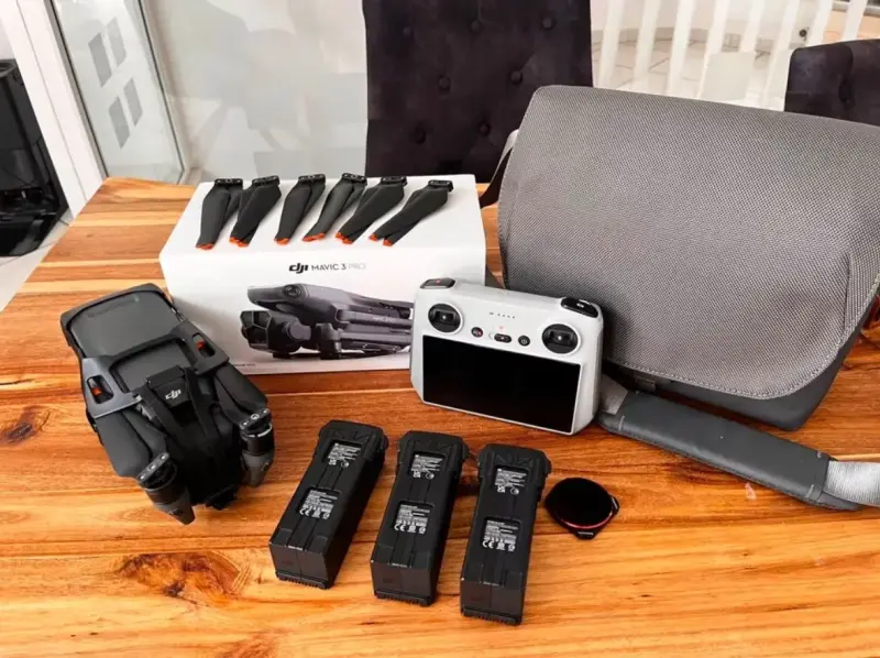 Drone DJI Mavic 3 Pro con Accesorios - 5