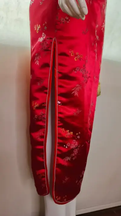 Línea Fiesta - Vestido Cheongsam Oriental Rojo XS - miniatura 5