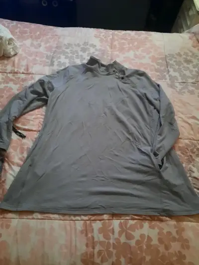 Polera gris de manga larga para mujer - miniatura 1