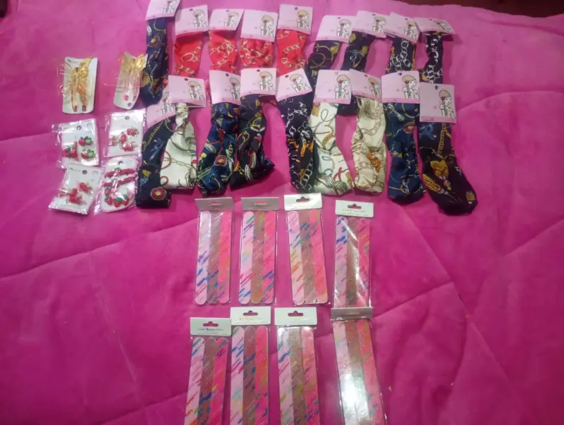 Set emprendedor accesorios para el cabello y uñas - 1