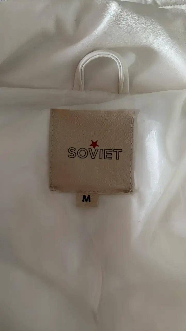 Chaqueta acolchada blanca con capucha Soviet - 3