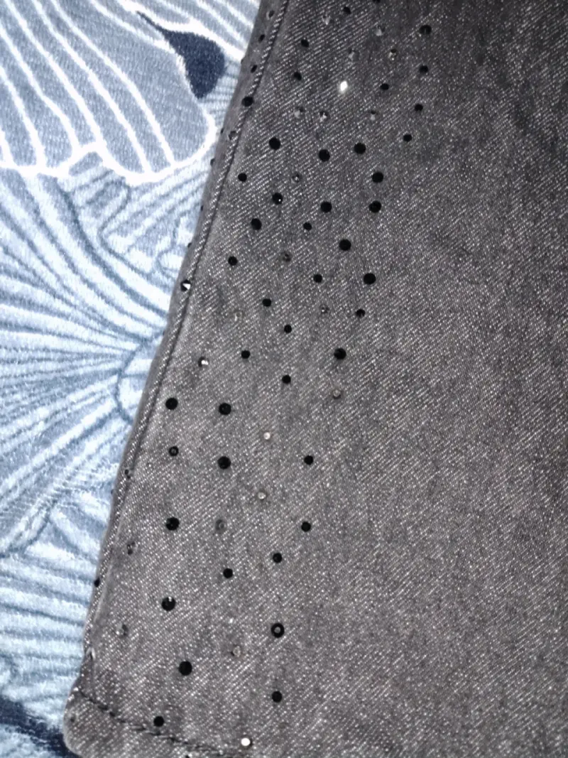 Pantalones de mezclilla negros con brillos - 2