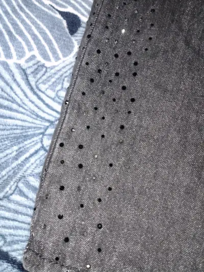 Pantalones de mezclilla negros con brillos - miniatura 2