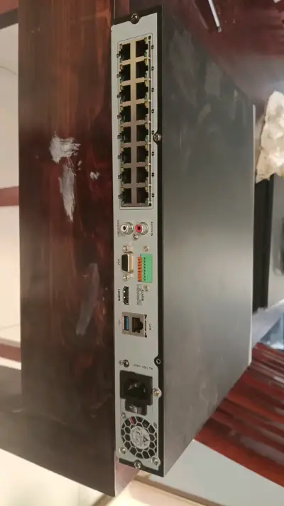 Grabador de Video Hikvision con Múltiples Puertos - miniatura 2