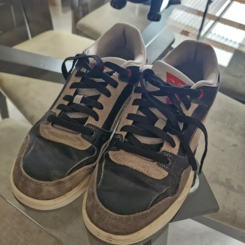 Zapatillas deportivas Puma negras y grises - 2