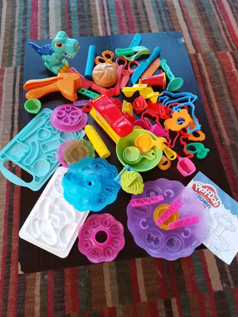 Set de Juguetes de Cocina Play-Doh con Moldes y Accesorios - 1