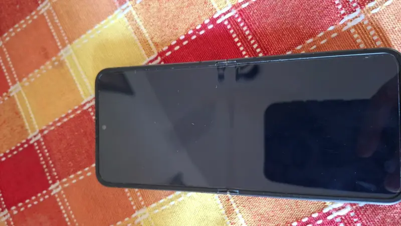 Samsung Galaxy Z Flip 6 , con detalles. - 5