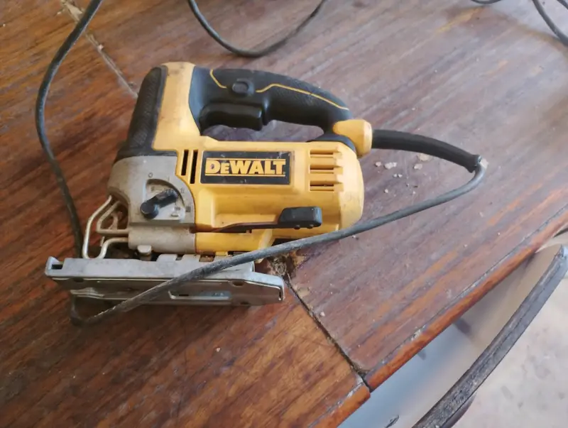Sierra caladora profesional Dewalt DW300 B2 500W - 2