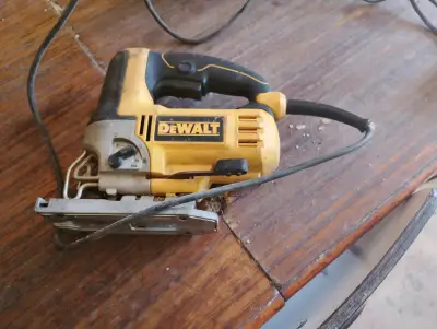 Sierra caladora profesional Dewalt DW300 B2 500W - miniatura 2